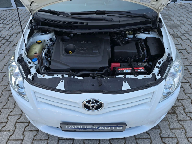 Toyota Auris D-4D !! FACELIFT !!, снимка 6 - Автомобили и джипове - 52322579
