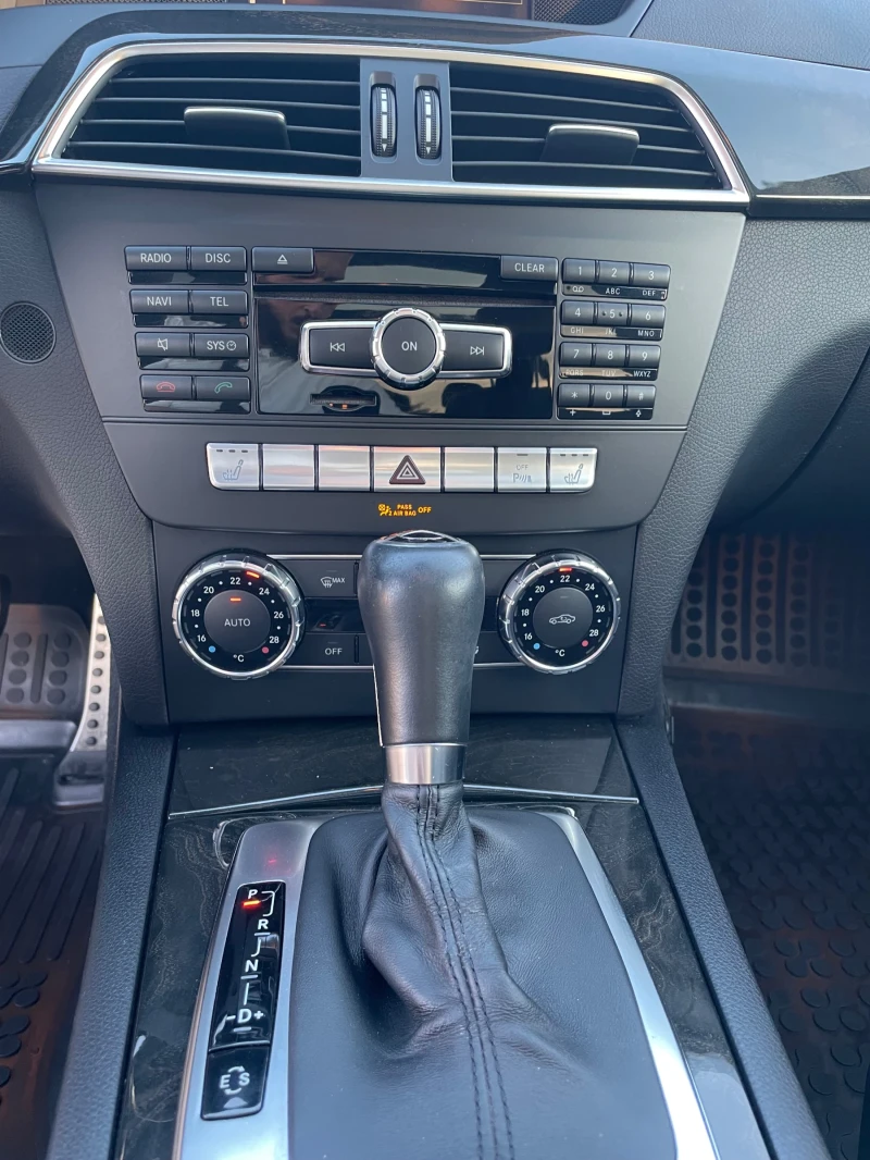 Mercedes-Benz C 350 AMG PACK, снимка 13 - Автомобили и джипове - 52710680