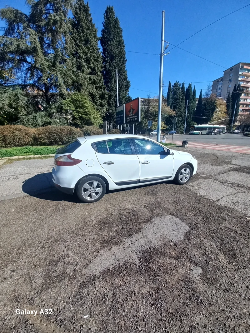 Renault Megane Renault Megan 1.5, 110 К.С., 6 СКОРОСТИ, снимка 4 - Автомобили и джипове - 52356808