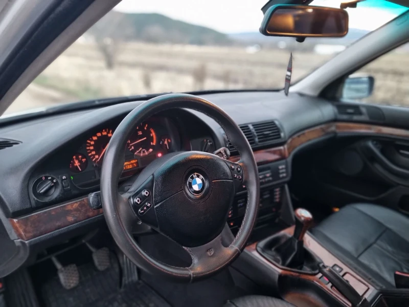 BMW 525, снимка 13 - Автомобили и джипове - 52807794