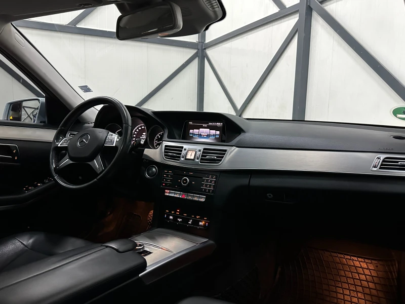 Mercedes-Benz E 350 * DISTR* ПОДГРЕВ* 4MATIC* , снимка 10 - Автомобили и джипове - 52864607