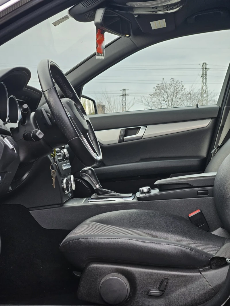 Mercedes-Benz C 180 AMG Avantgarde Facelift, снимка 8 - Автомобили и джипове - 53232958