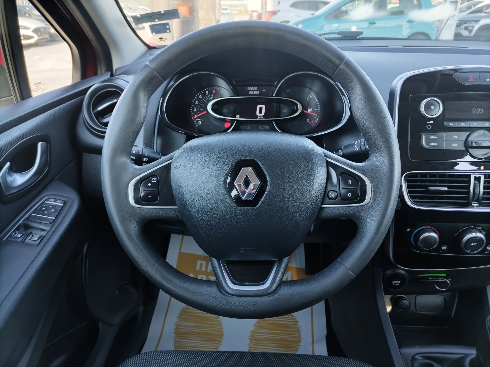 Renault Clio 0.9Tce/75к.с Life - изображение 9