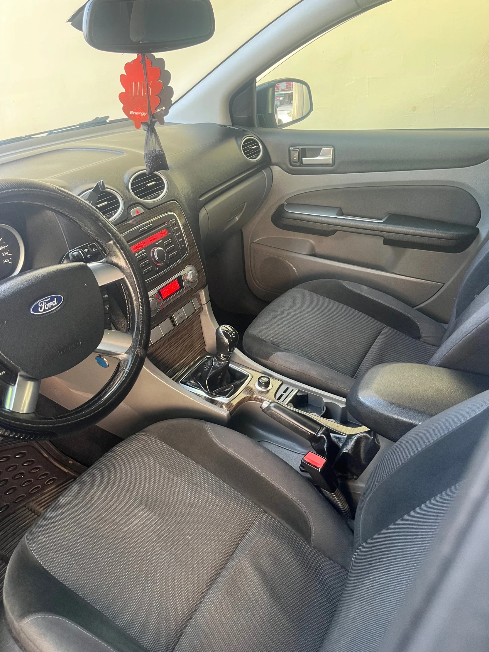 Ford Focus 1, 6i Ghia - изображение 7