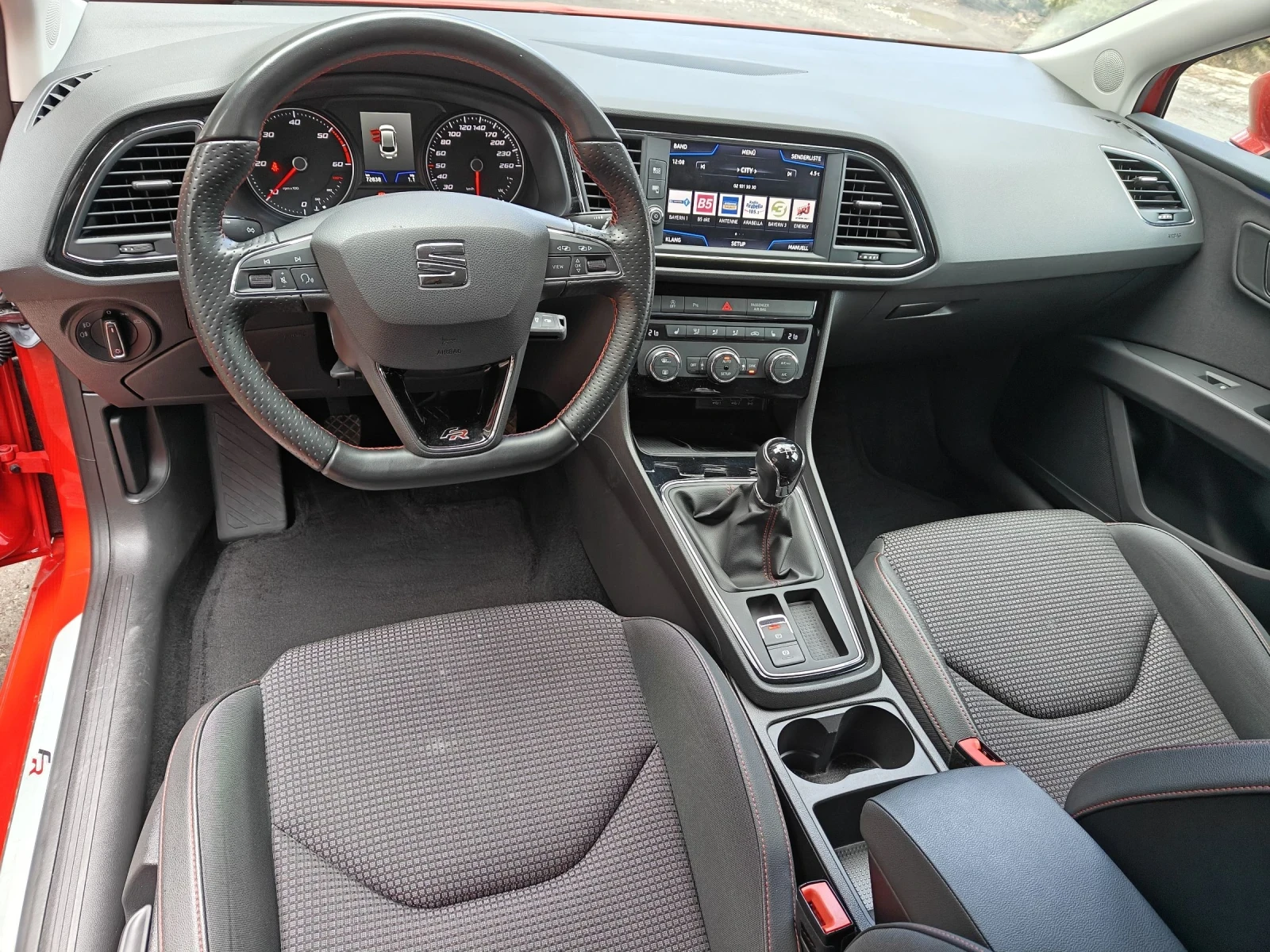 Seat Leon 1.6 TDI  FR - изображение 7