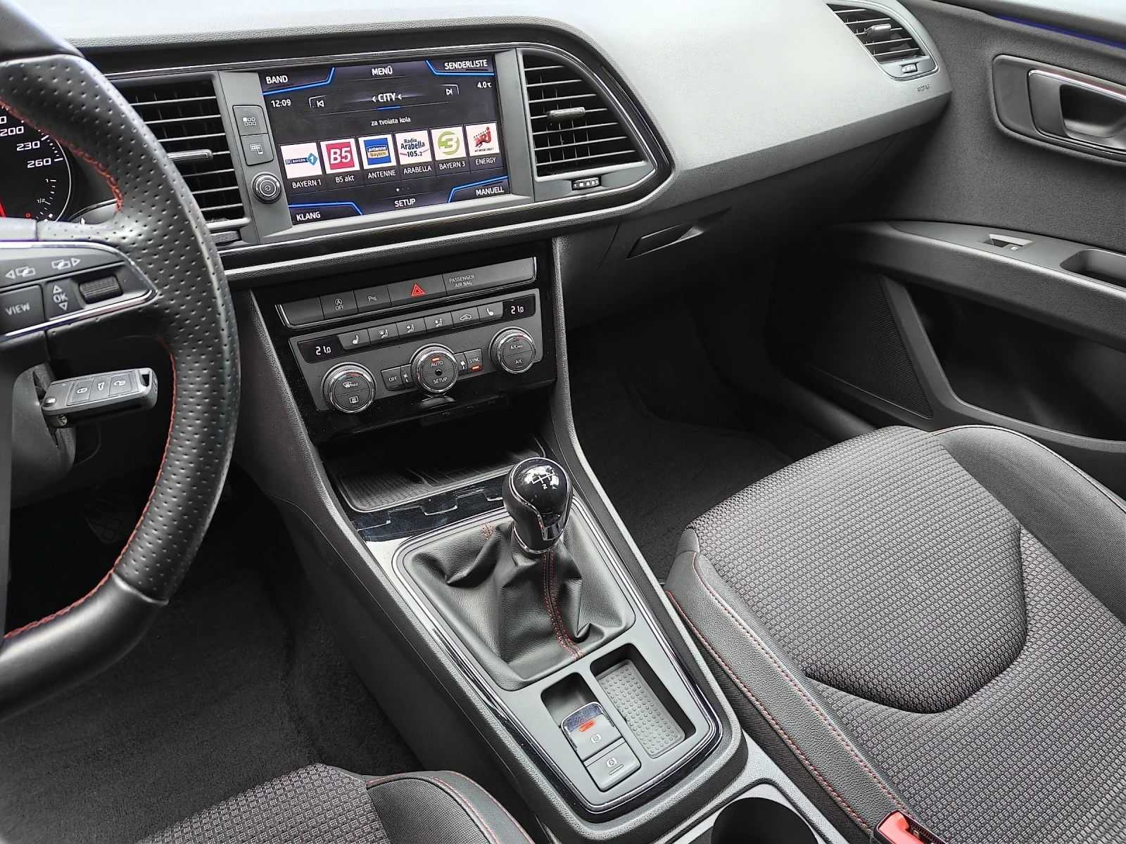 Seat Leon 1.6 TDI  FR - изображение 9