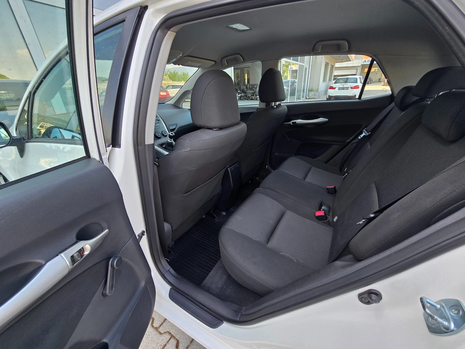 Toyota Auris D-4D !! FACELIFT !! | Mobile.bg — изображение 13