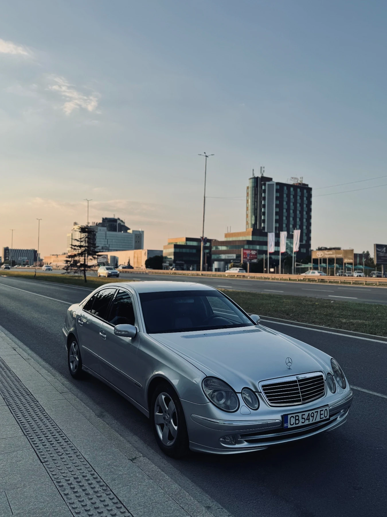 Mercedes-Benz E 270  - изображение 5