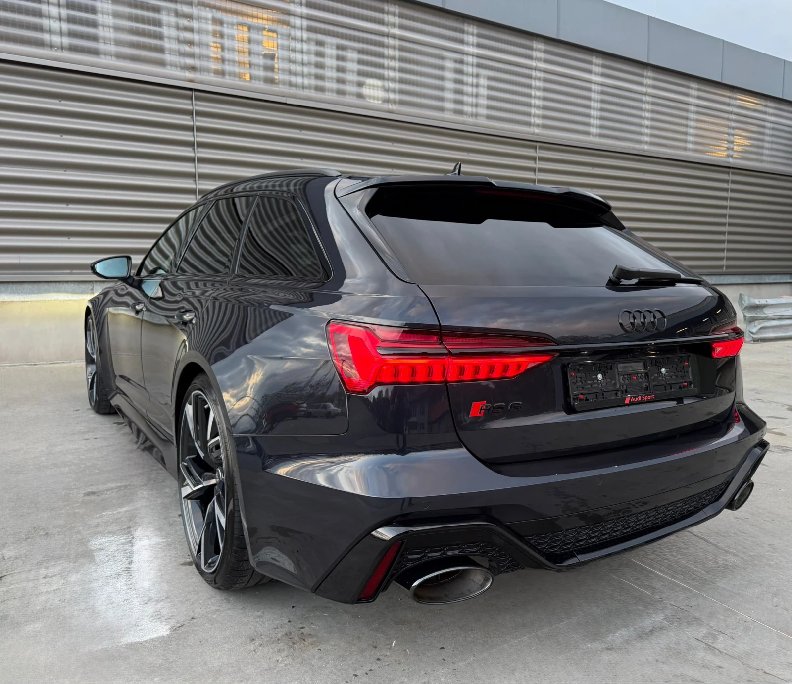 Audi Rs6 EXCLUSIVE/Ceramic/B&O/Matrix/360* /TV/78 хил.км.!! - изображение 4