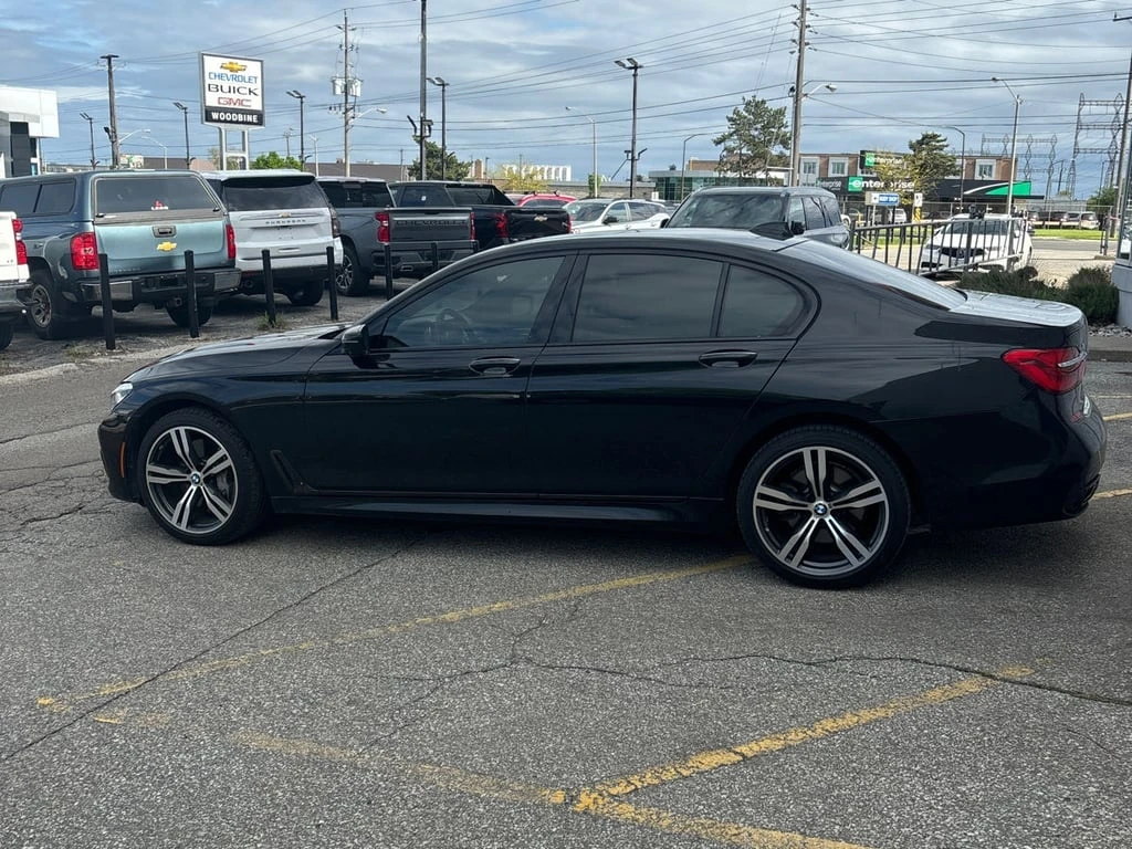 BMW 750 * 750i xDrive * CARFAX * ЦЕНА ДО БГ - изображение 2