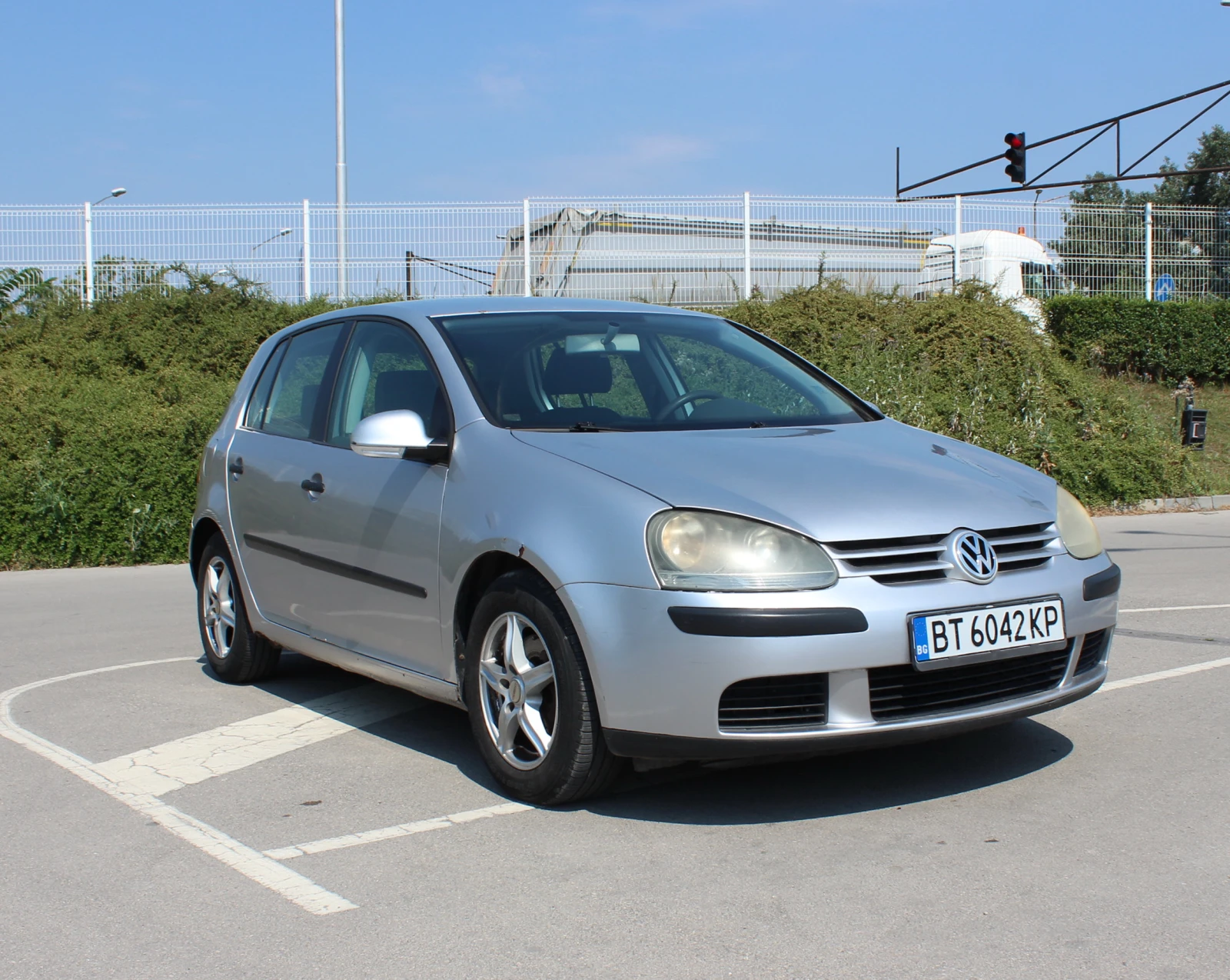 VW Golf V 1.9 TDI  105 Hp С РЕГИСТРАЦИЯ  , снимка 3 - Автомобили и джипове - 55120813