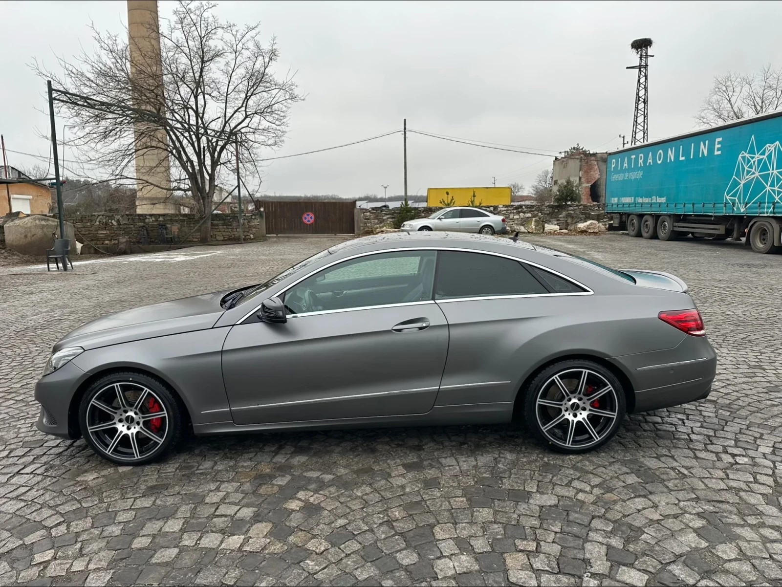 Mercedes-Benz E 220 C207, снимка 2 - Автомобили и джипове - 53725511