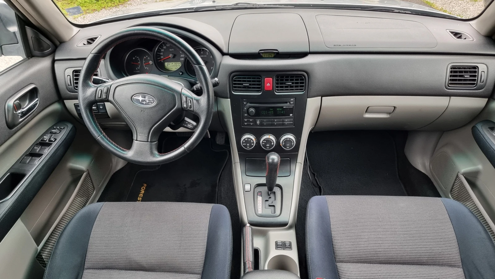 Subaru Forester 2.0GAS AUTOMATIC 4x4, снимка 11 - Автомобили и джипове - 54641420