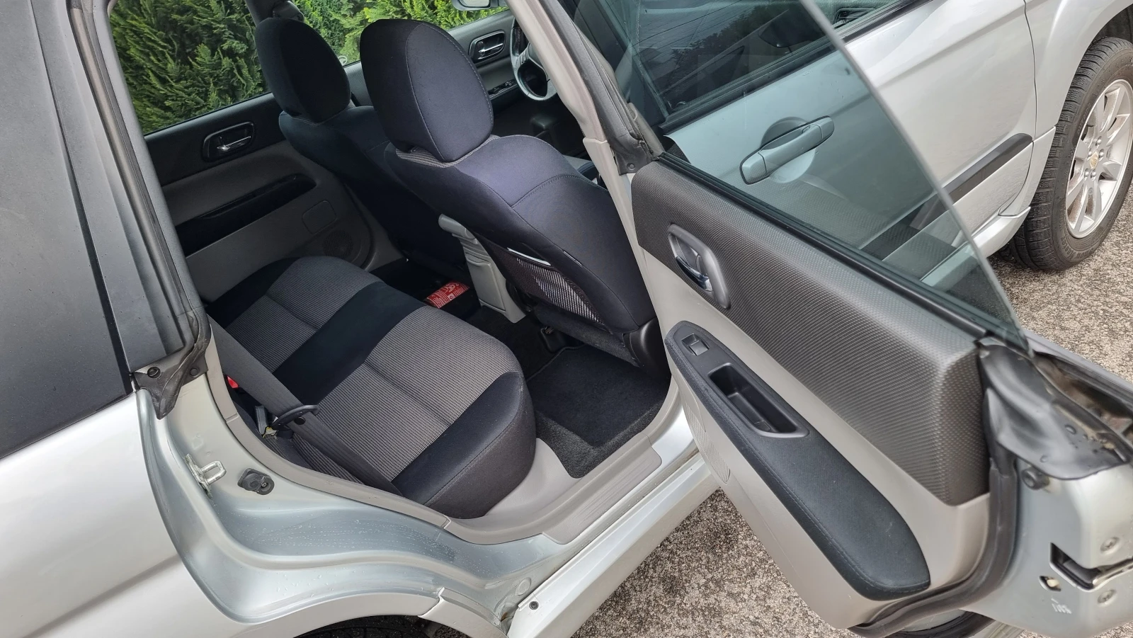 Subaru Forester 2.0GAS AUTOMATIC 4x4, снимка 9 - Автомобили и джипове - 54641420