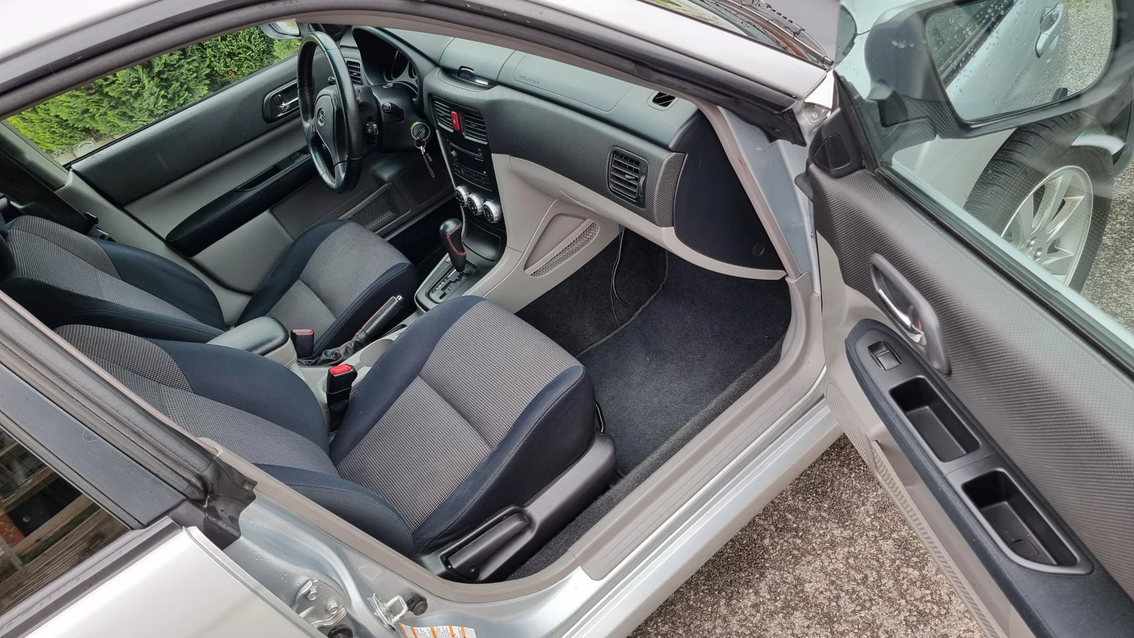 Subaru Forester 2.0GAS AUTOMATIC 4x4, снимка 10 - Автомобили и джипове - 54641420