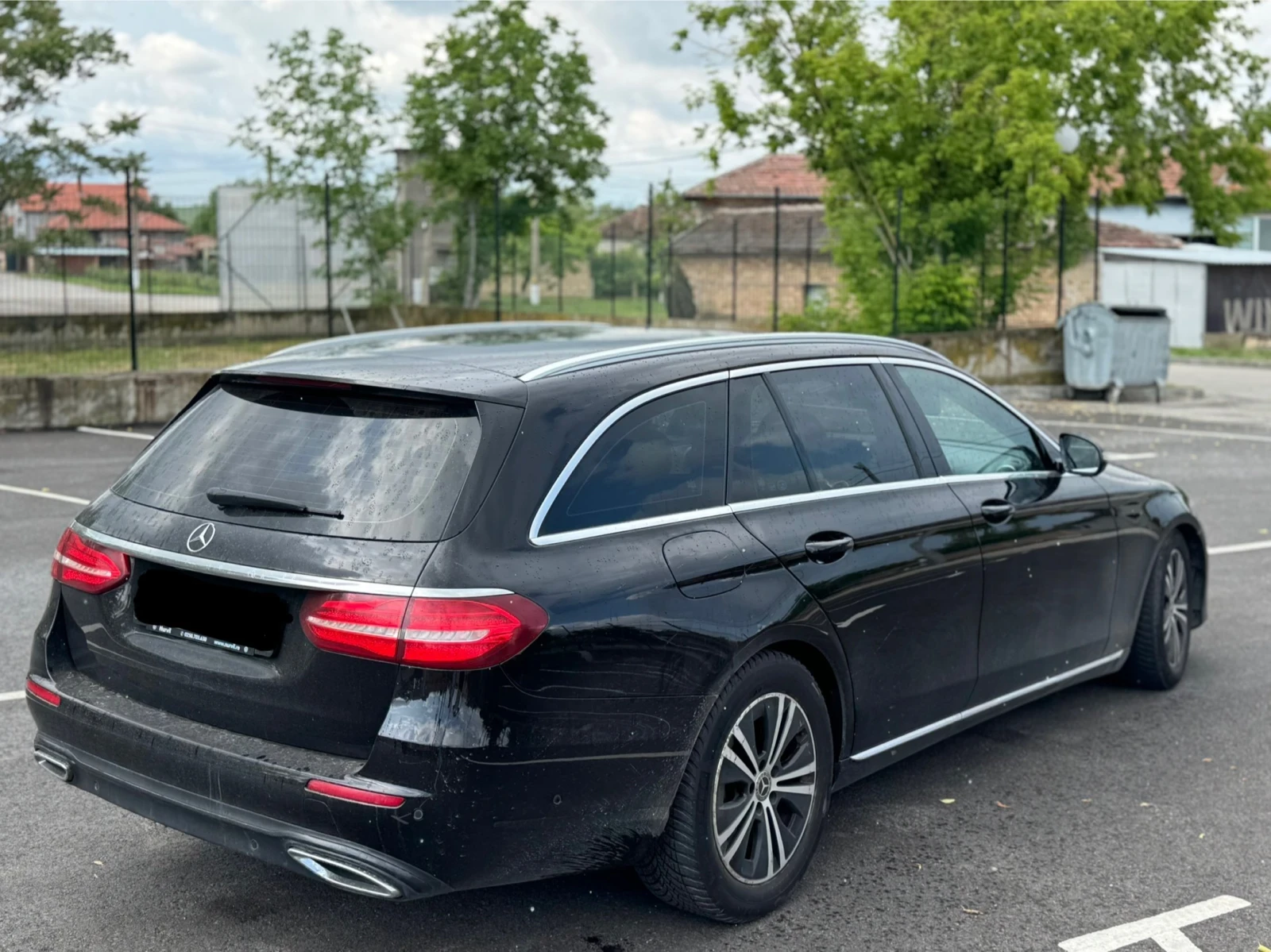 Mercedes-Benz E 220 d FACE* DIGITAL* AMBIENT* CAM, снимка 3 - Автомобили и джипове - 54644851