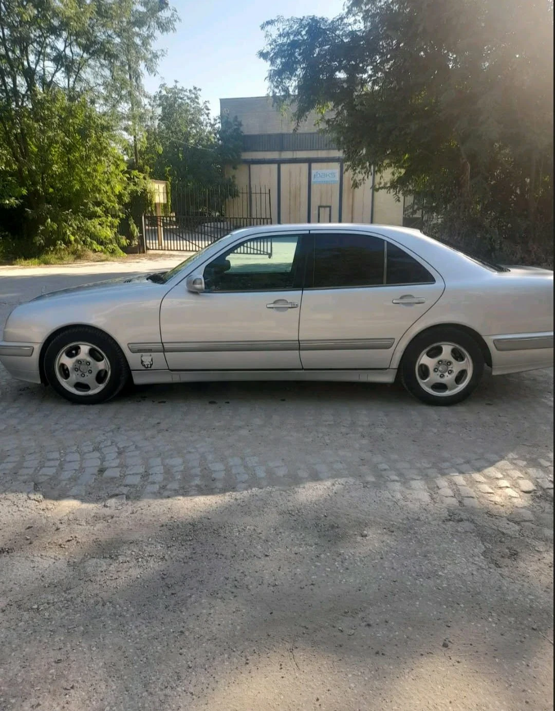 Mercedes-Benz E 270, снимка 9 - Автомобили и джипове - 54649485