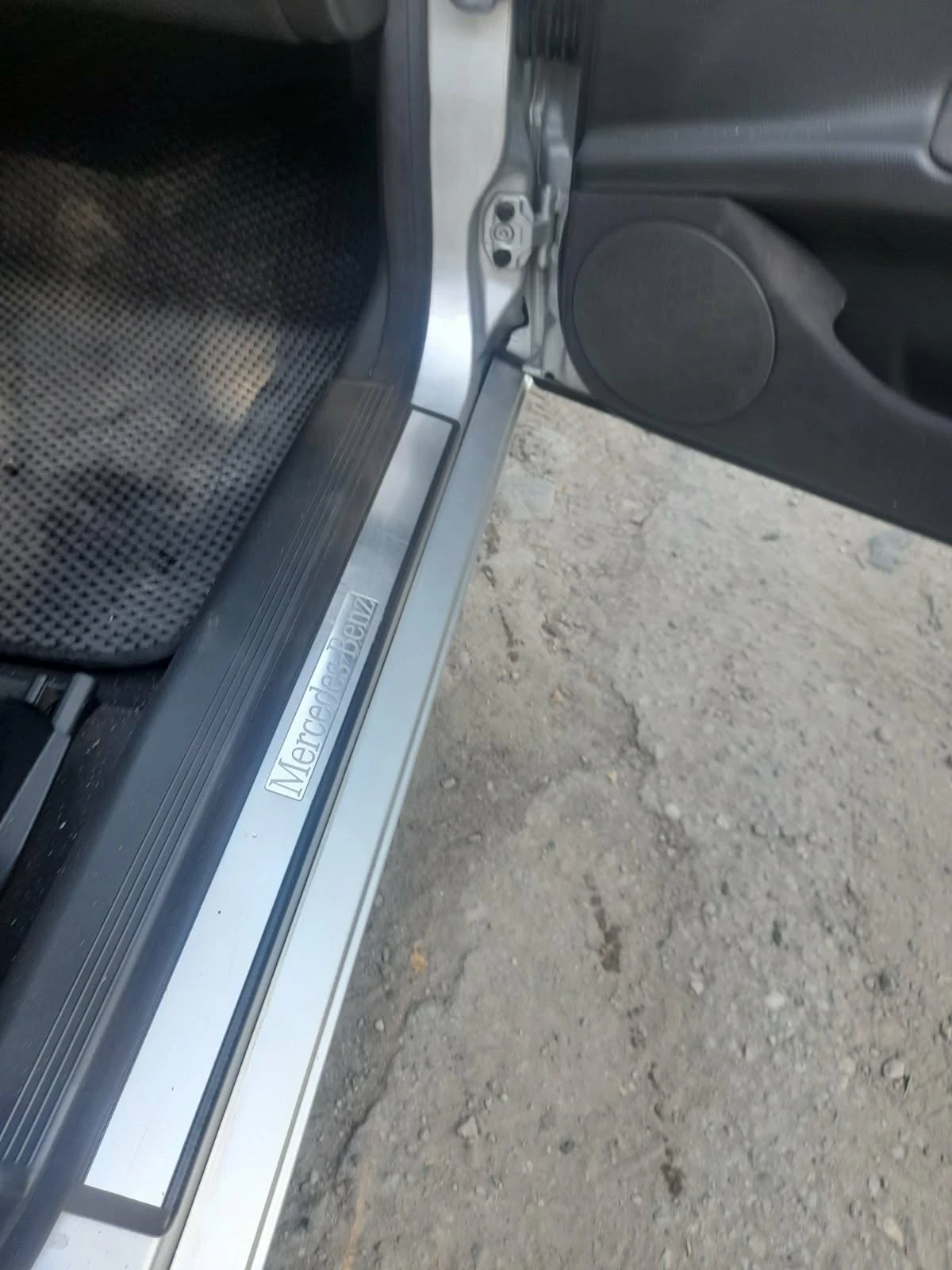 Mercedes-Benz E 270, снимка 11 - Автомобили и джипове - 54649485