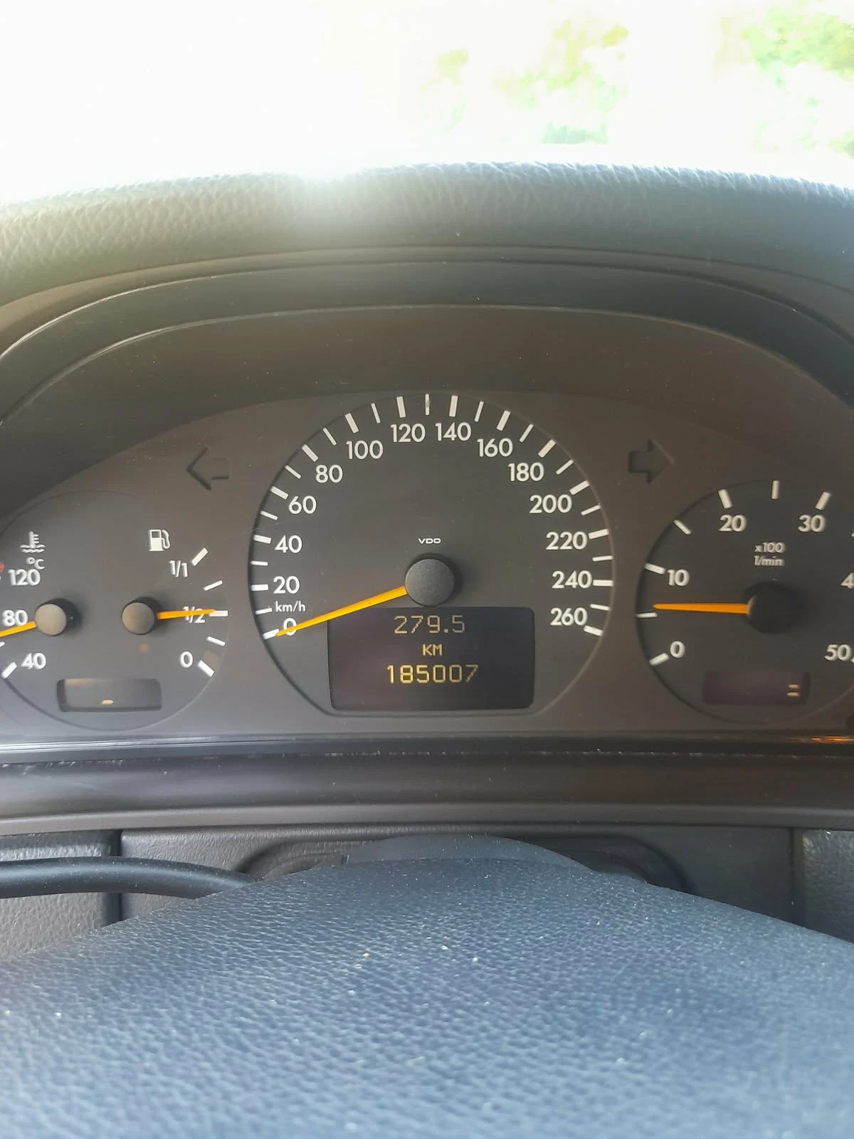 Mercedes-Benz E 270, снимка 7 - Автомобили и джипове - 54649485
