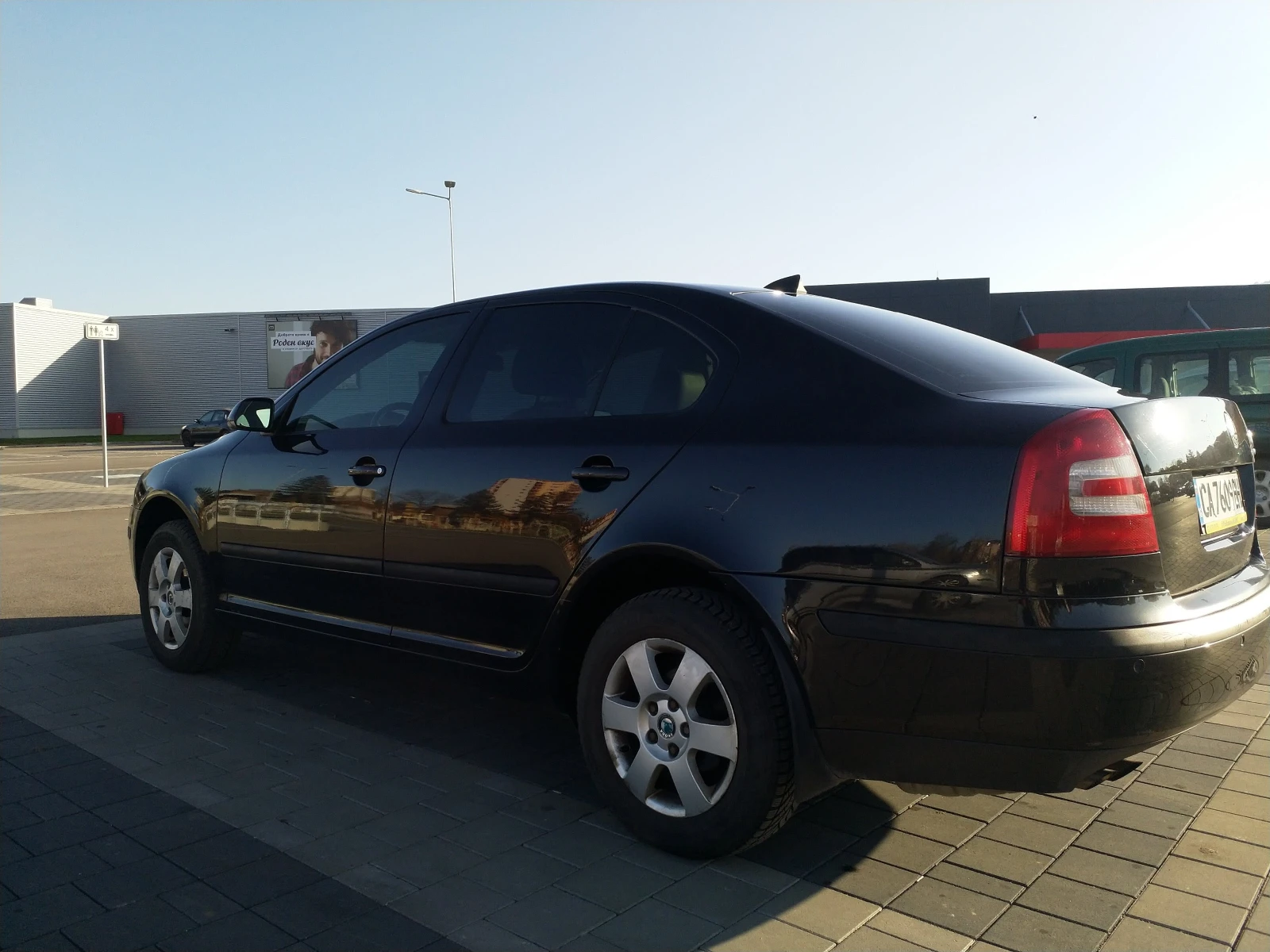 Skoda Octavia 2.0 FSI, снимка 2 - Автомобили и джипове - 54704202