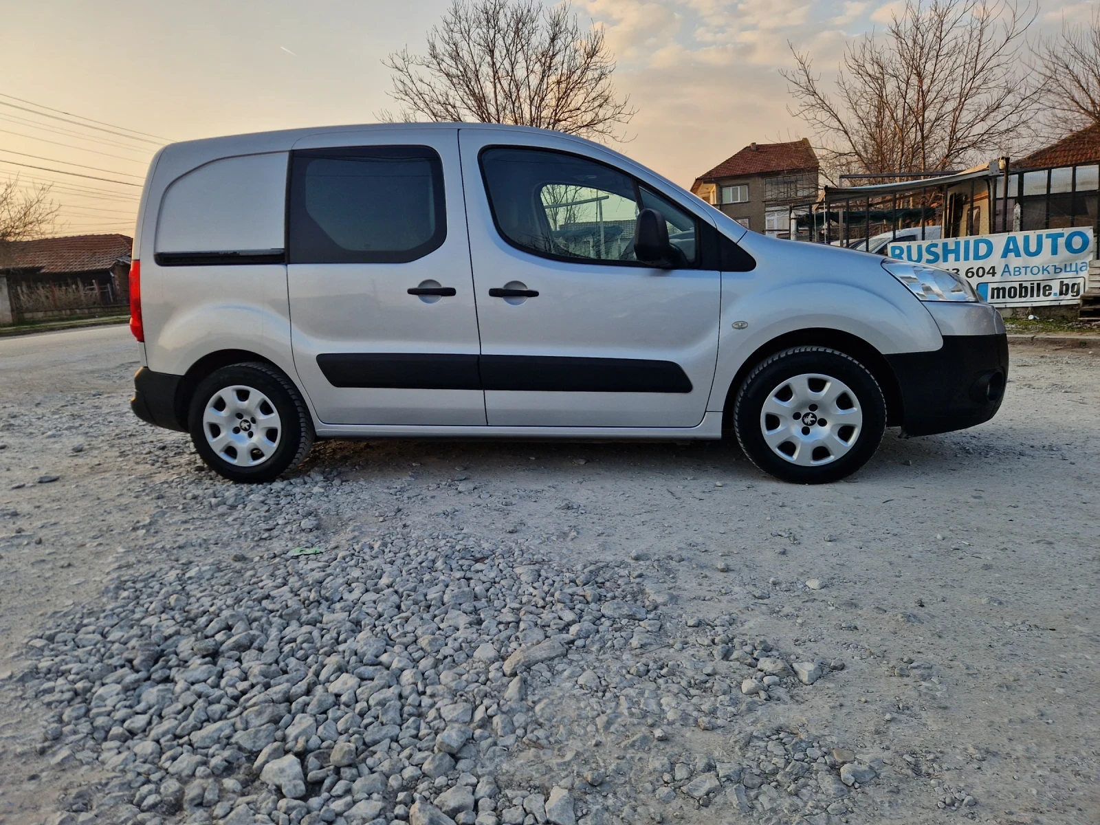Peugeot Partner 1.6 HDI, снимка 4 - Автомобили и джипове - 54797473