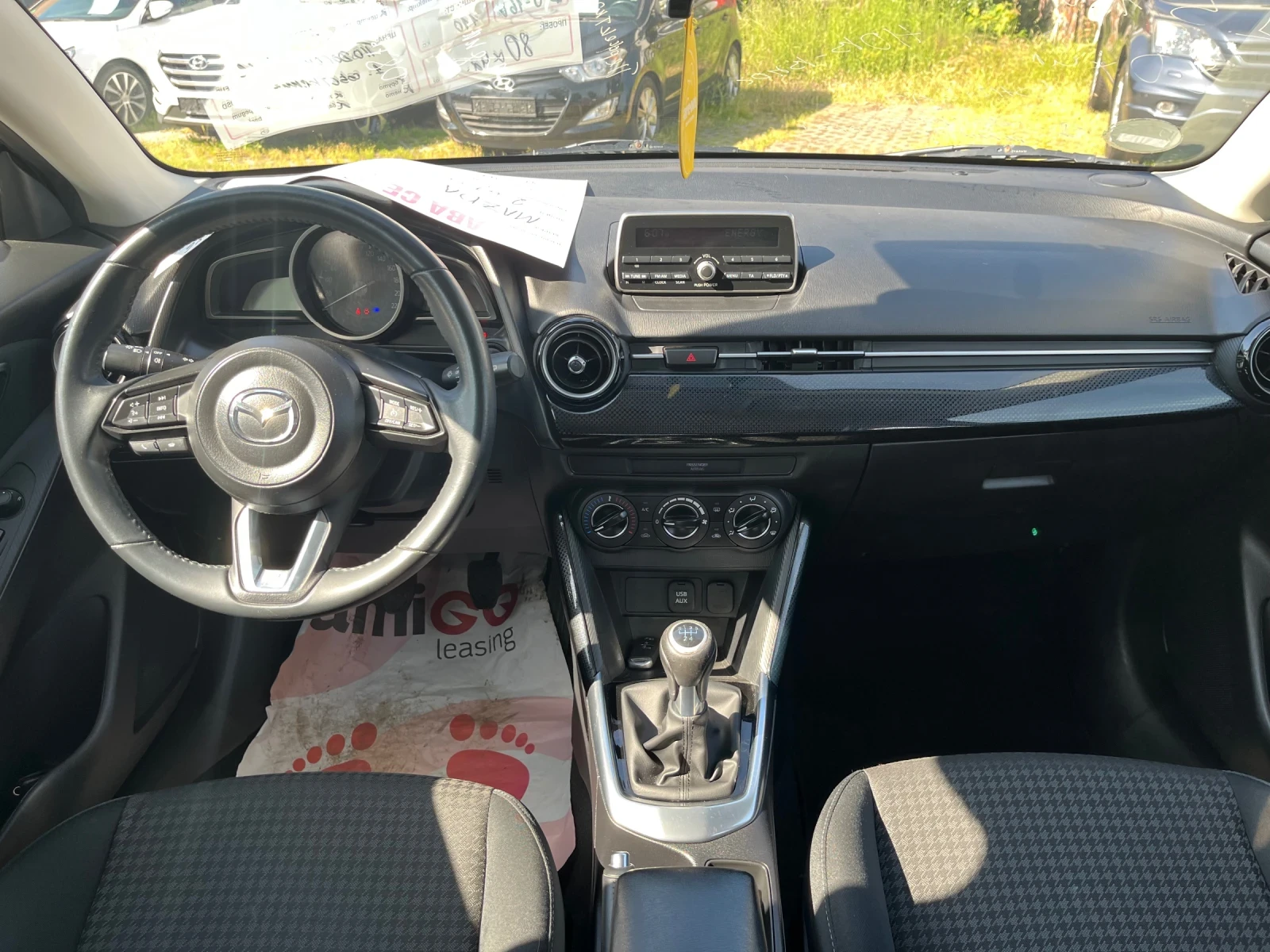 Mazda 2 1.5 SPORT, снимка 9 - Автомобили и джипове - 54823065