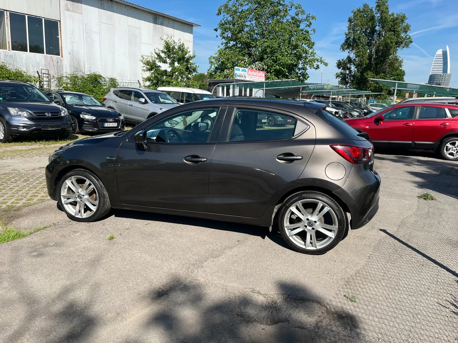 Mazda 2 1.5 SPORT, снимка 2 - Автомобили и джипове - 54823065