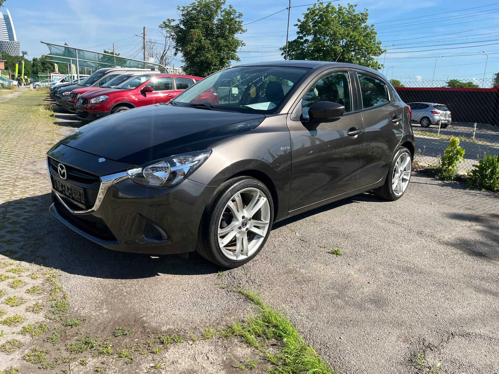 Mazda 2 1.5 SPORT, снимка 5 - Автомобили и джипове - 54823065