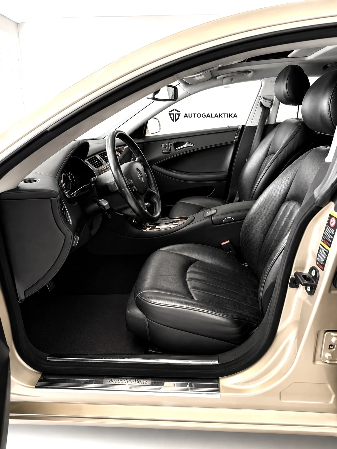 Mercedes-Benz CLS 350 * Всички екстри* Сервизна История* На Пружини, снимка 13 - Автомобили и джипове - 54985149