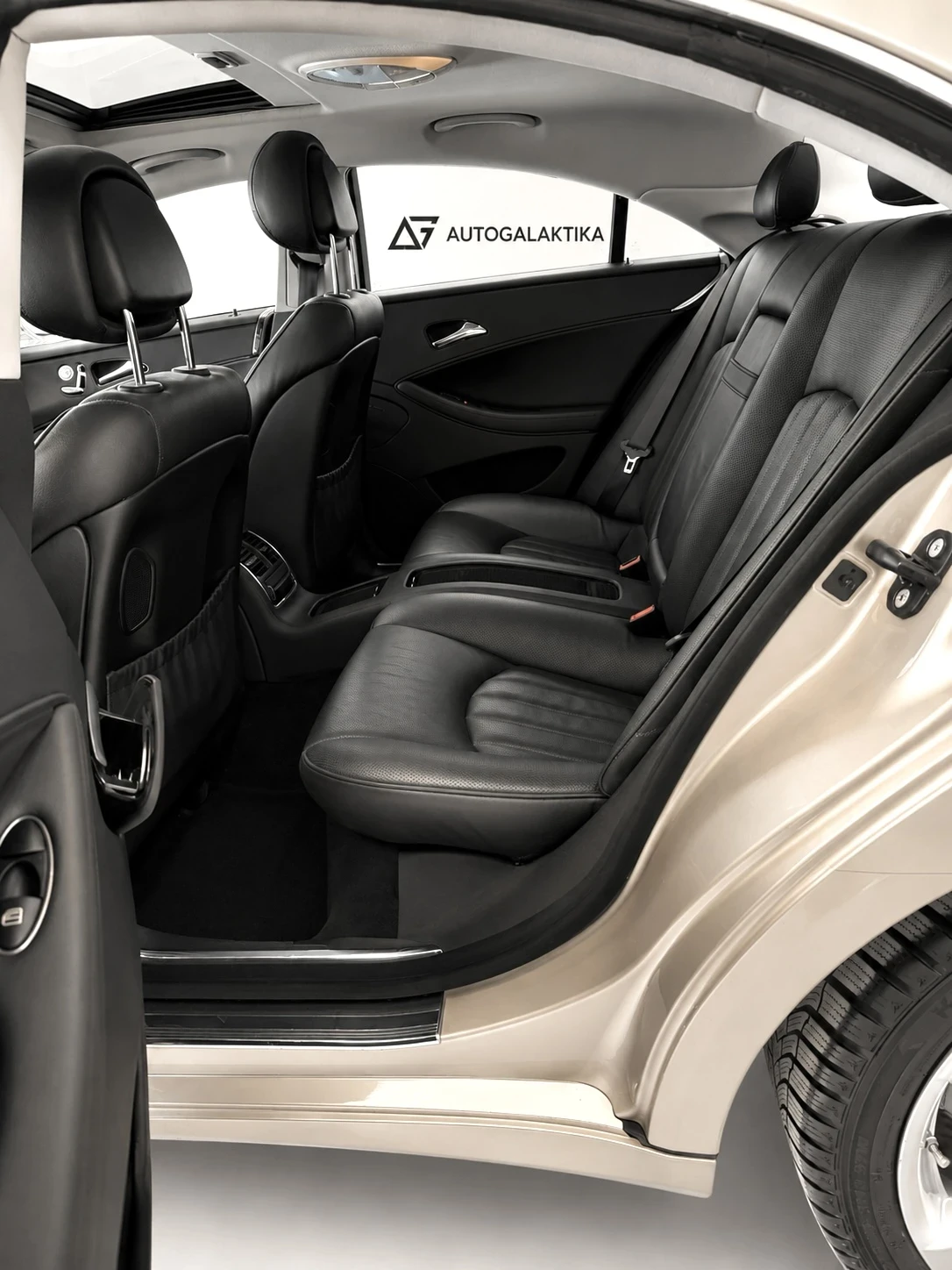 Mercedes-Benz CLS 350 * Всички екстри* Сервизна История* На Пружини, снимка 10 - Автомобили и джипове - 54985149