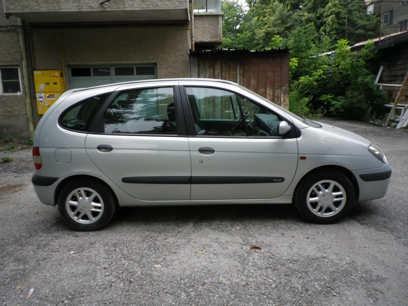 Renault Scenic, снимка 5 - Автомобили и джипове - 55110165