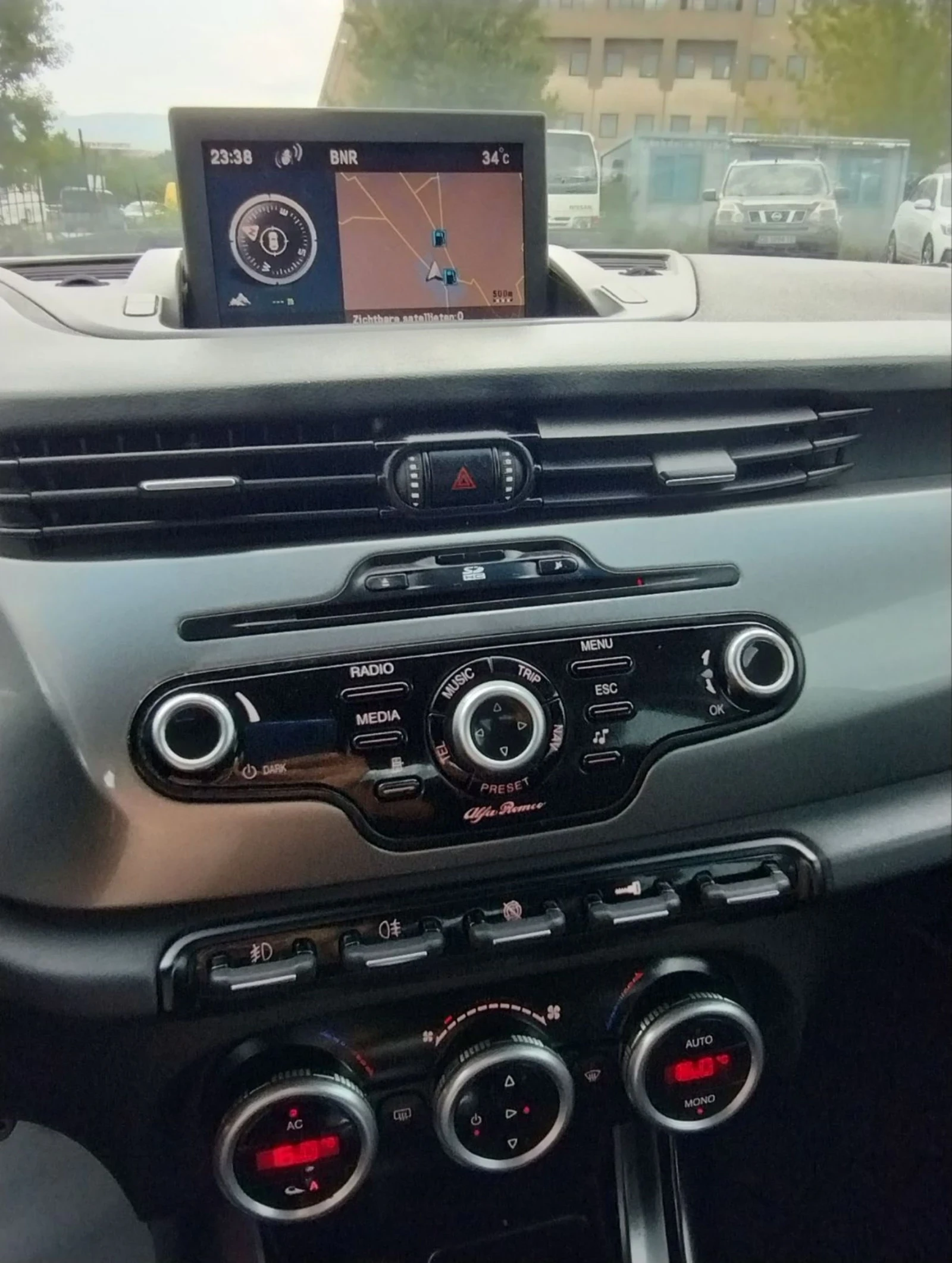 Alfa Romeo Giulietta 1.4 TURBO , снимка 11 - Автомобили и джипове - 55326023