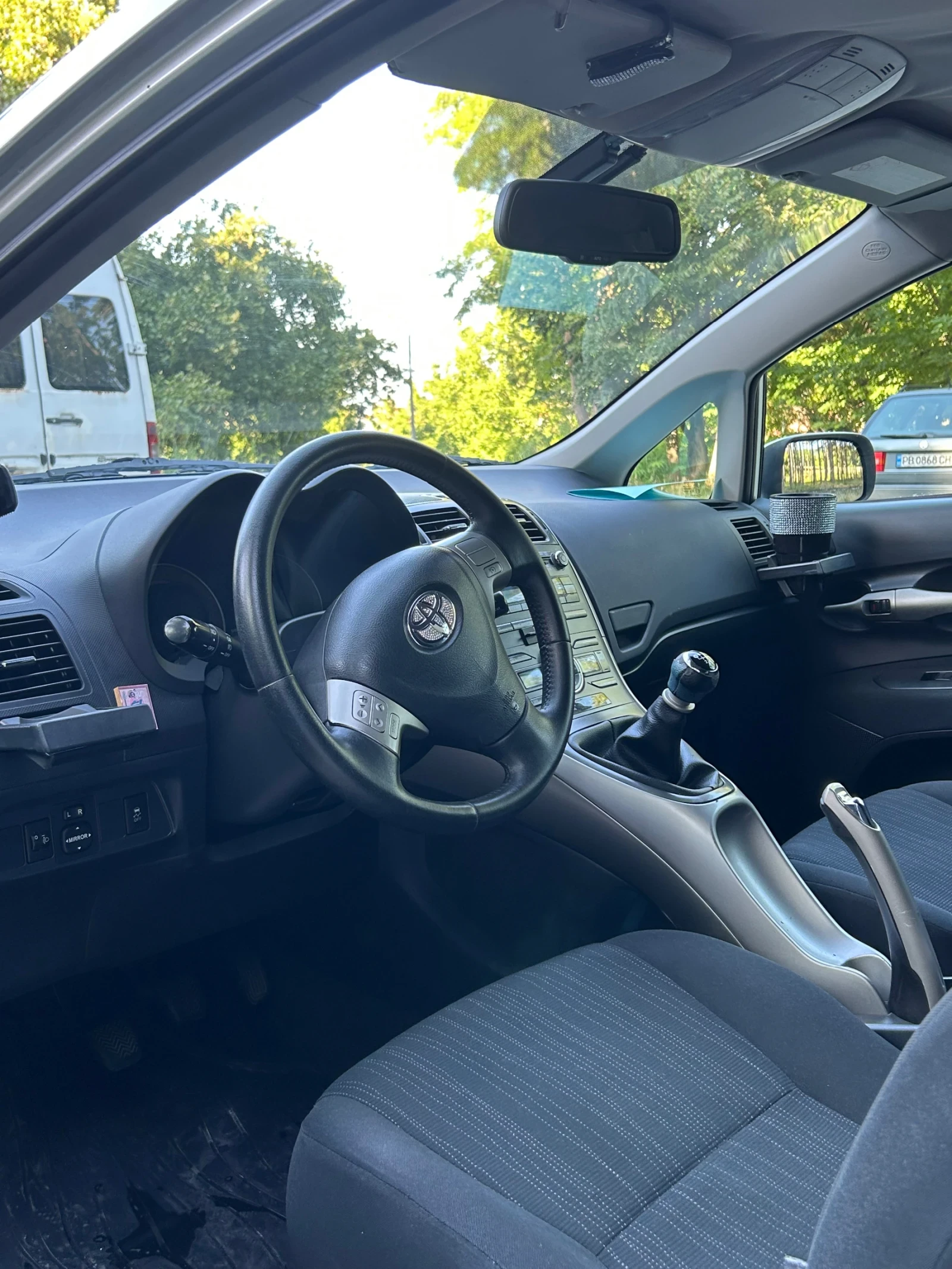 Toyota Auris 2.0D 126, снимка 8 - Автомобили и джипове - 55790308