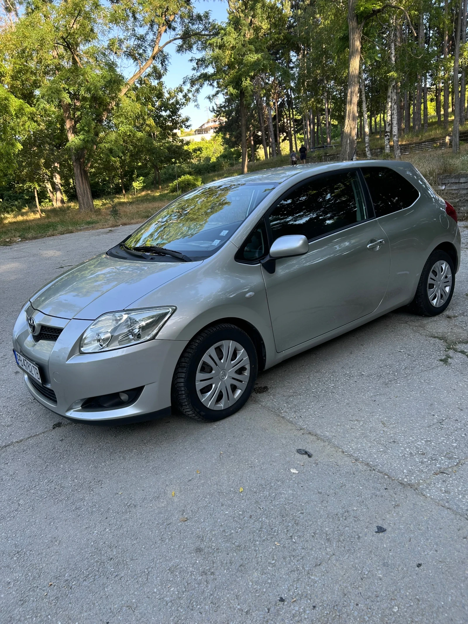Toyota Auris 2.0D 126, снимка 2 - Автомобили и джипове - 55790308
