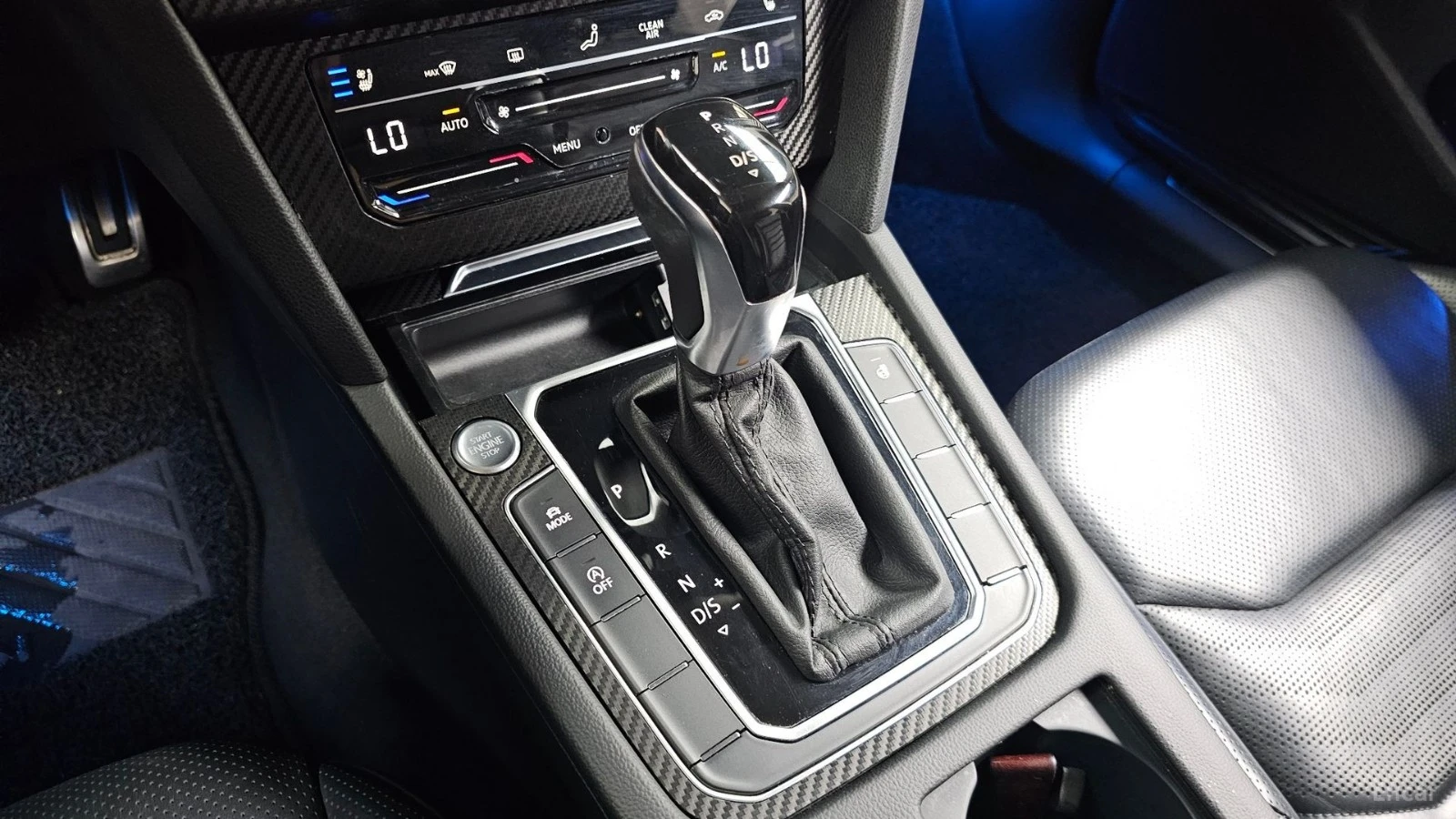 VW Arteon R-LINE - PRESTIGE - МАСАЖ - ДИСТРОНИК -ОБДУХ- ФУЛЛ, снимка 9 - Автомобили и джипове - 56103131