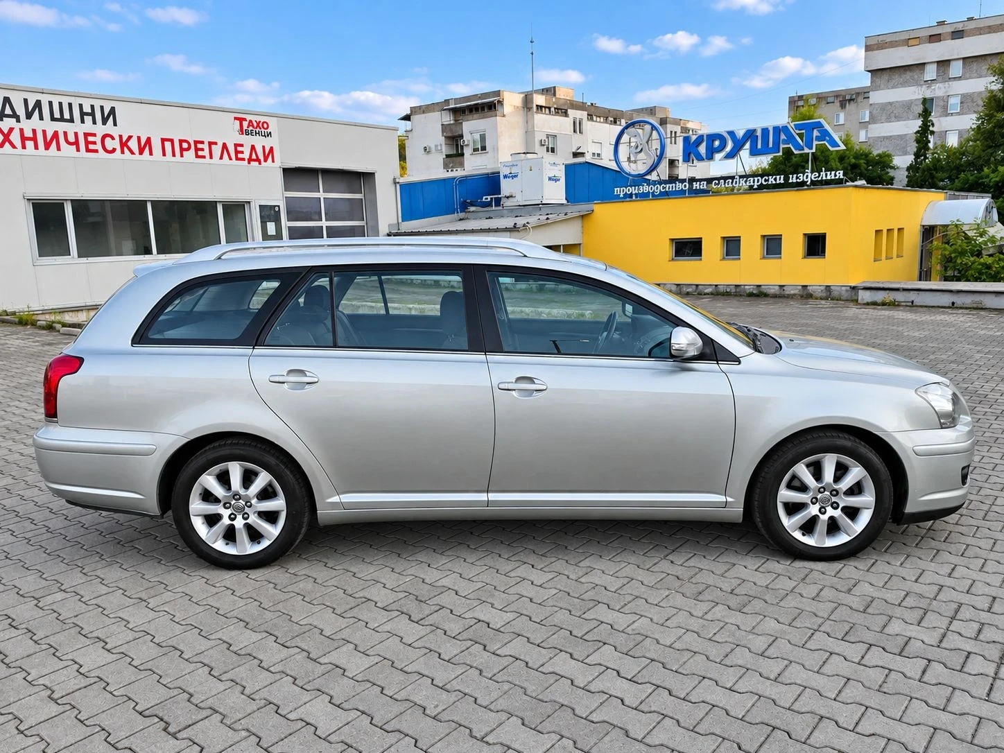 Toyota Avensis 2.0   126 К.С.   FACELIFT, снимка 3 - Автомобили и джипове - 56144893