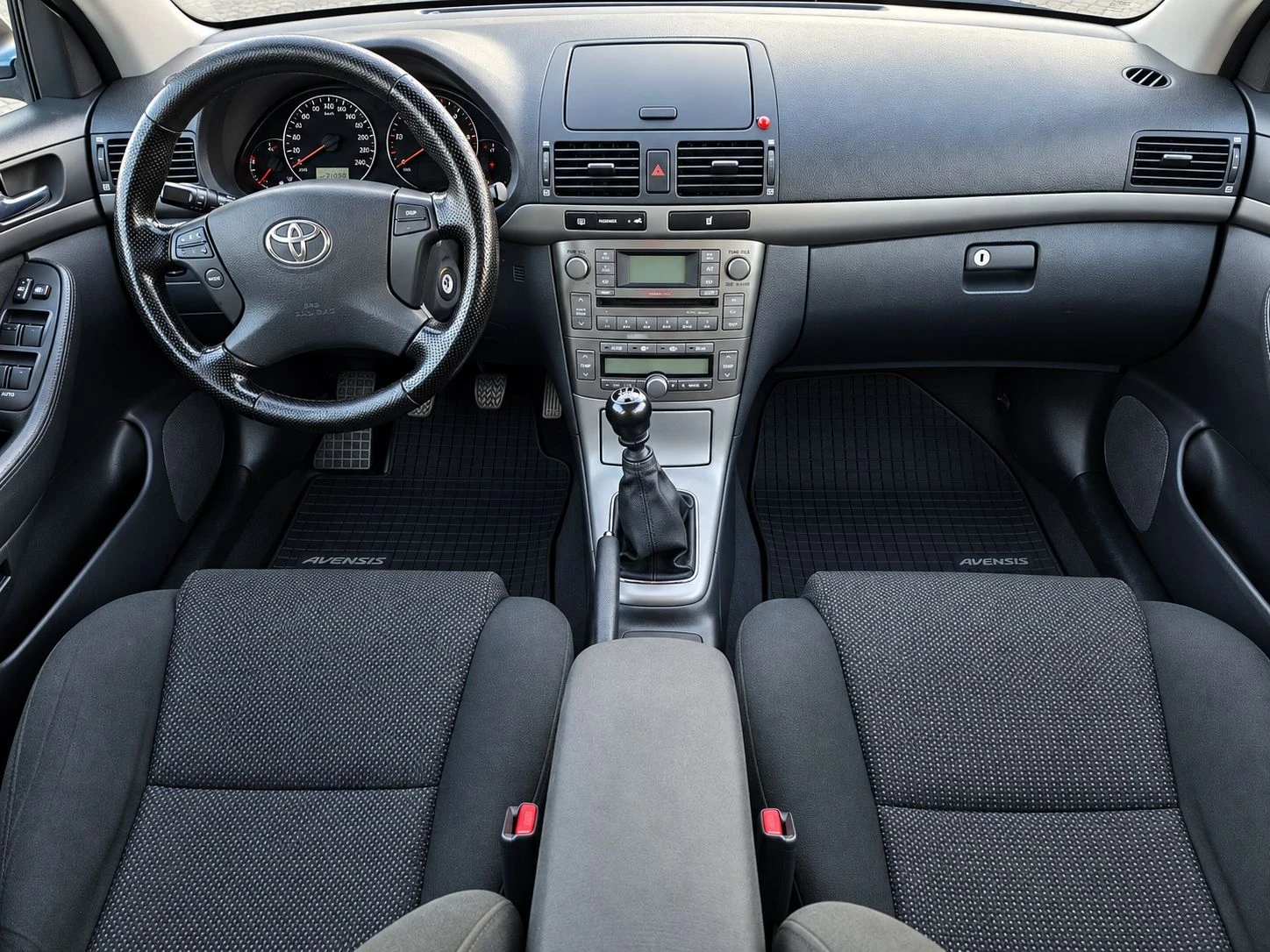 Toyota Avensis 2.0   126 К.С.   FACELIFT, снимка 10 - Автомобили и джипове - 56144893