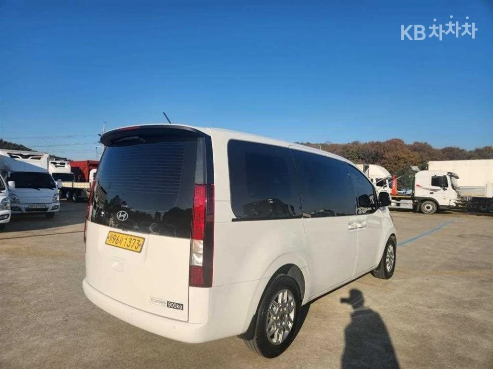 Hyundai Staria, снимка 4 - Автомобили и джипове - 56206107