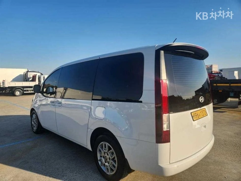 Hyundai Staria, снимка 6 - Автомобили и джипове - 56206107