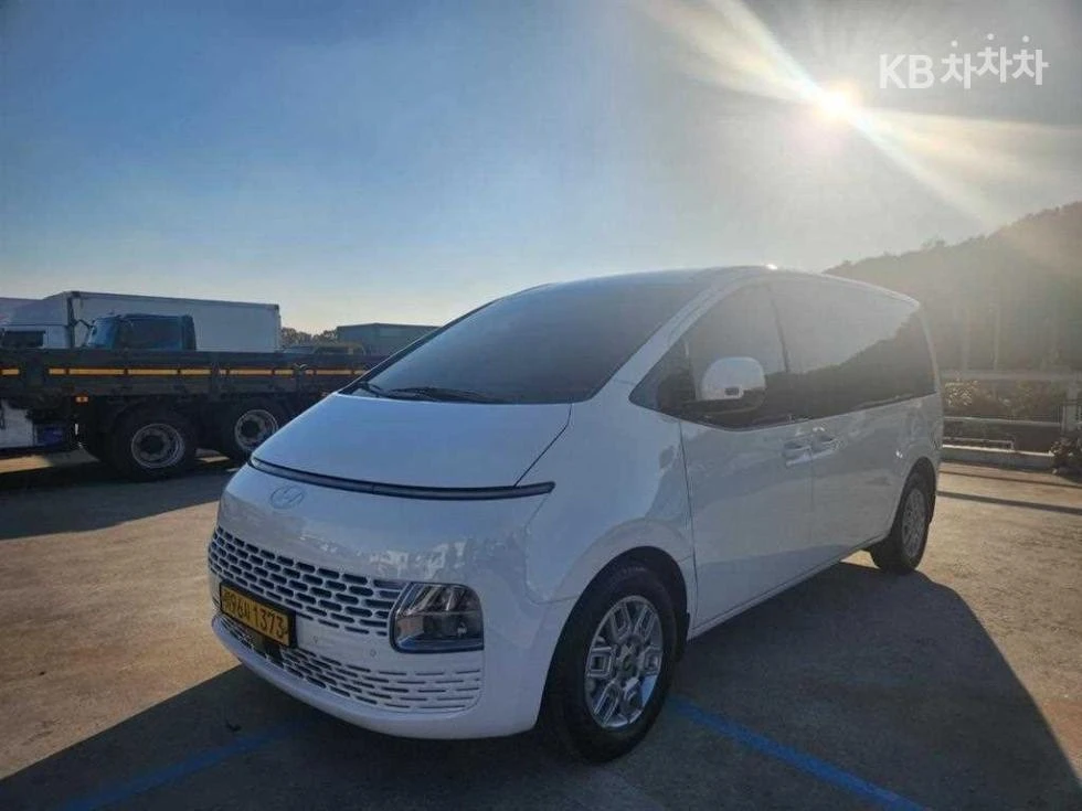 Hyundai Staria, снимка 8 - Автомобили и джипове - 56206107