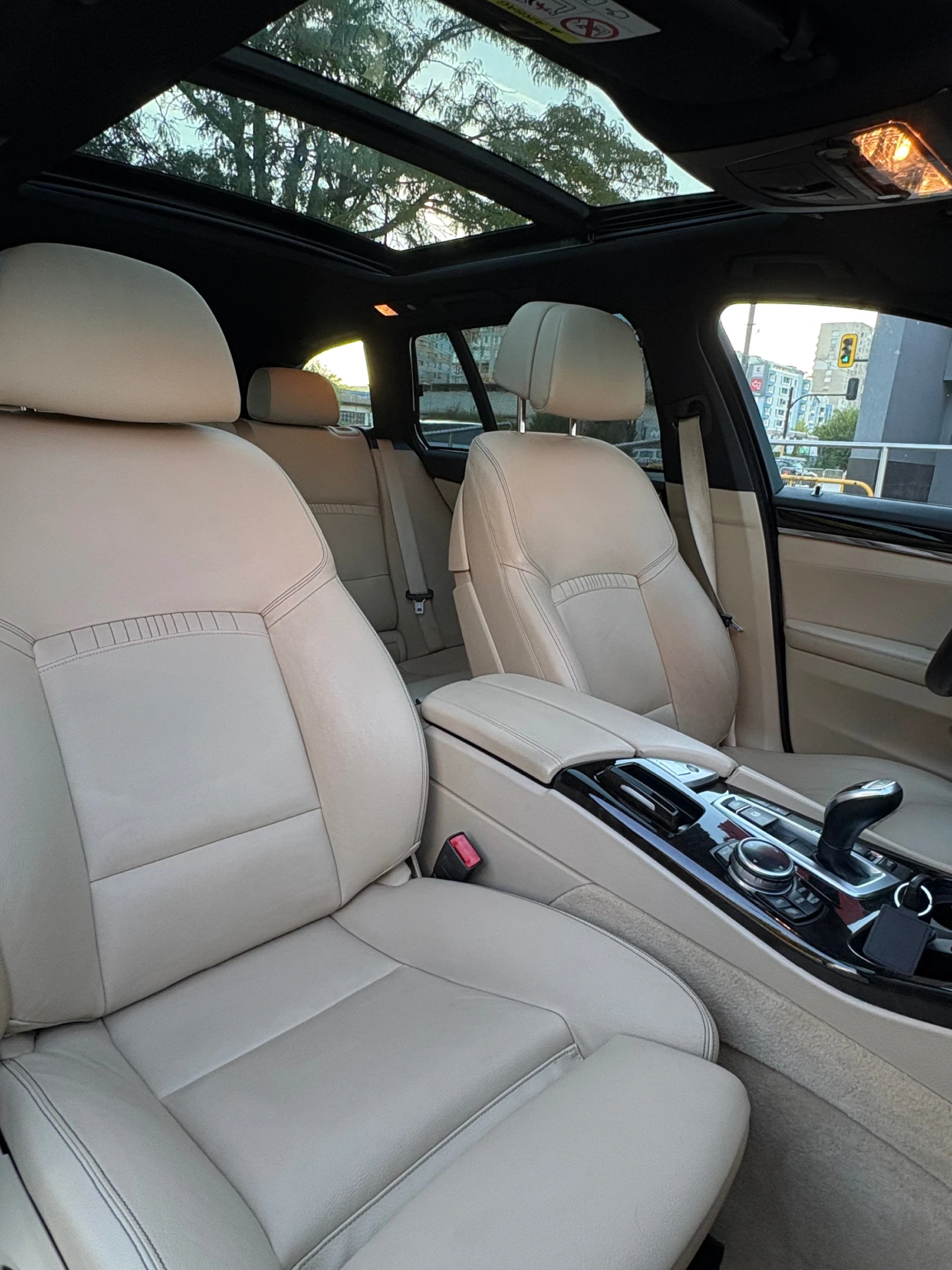 BMW 535 xDrive* M-Pack* FaceLift* Led* Panorama* Keyless* , снимка 10 - Автомобили и джипове - 56404074