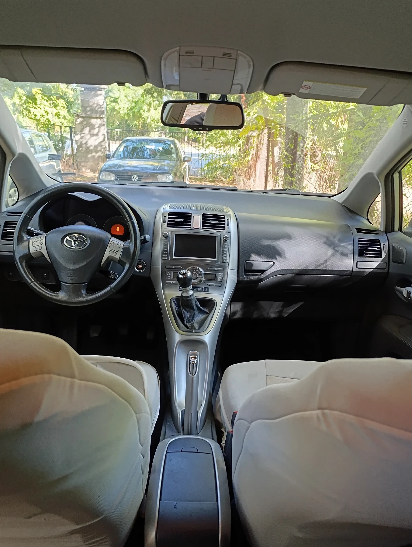 Toyota Auris 2.2, снимка 9 - Автомобили и джипове - 56747039