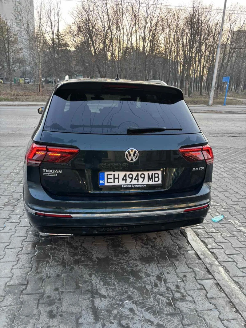 VW Tiguan R-Line 164хил/Facelift, снимка 4 - Автомобили и джипове - 49186607