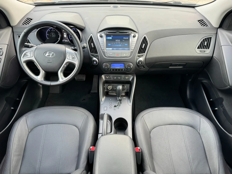 Hyundai IX35 2.0 CRDi ! AWD ! Premium ! SWISS !, снимка 9 - Автомобили и джипове - 49483915