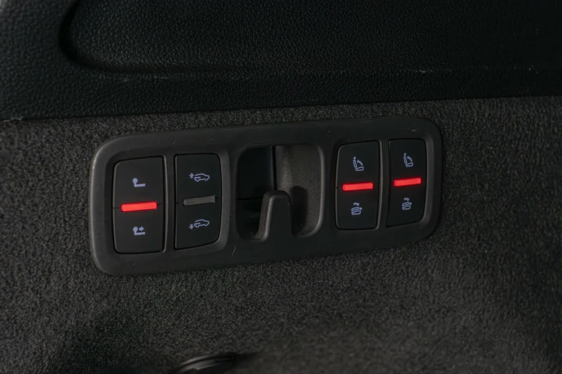 Audi SQ7 4.0TDI/Virtual/Обдухване/Distronic/6+ 1, снимка 9 - Автомобили и джипове - 49486264