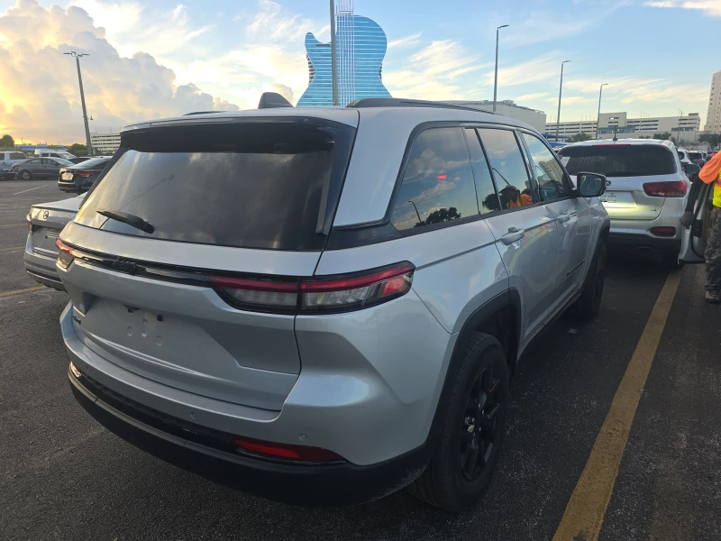 Jeep Grand cherokee Altitude, снимка 4 - Автомобили и джипове - 52486268