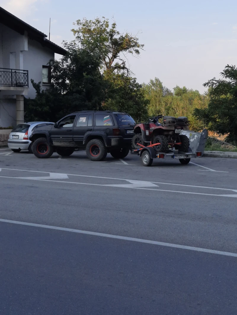 Jeep Grand cherokee, снимка 10 - Автомобили и джипове - 52541389