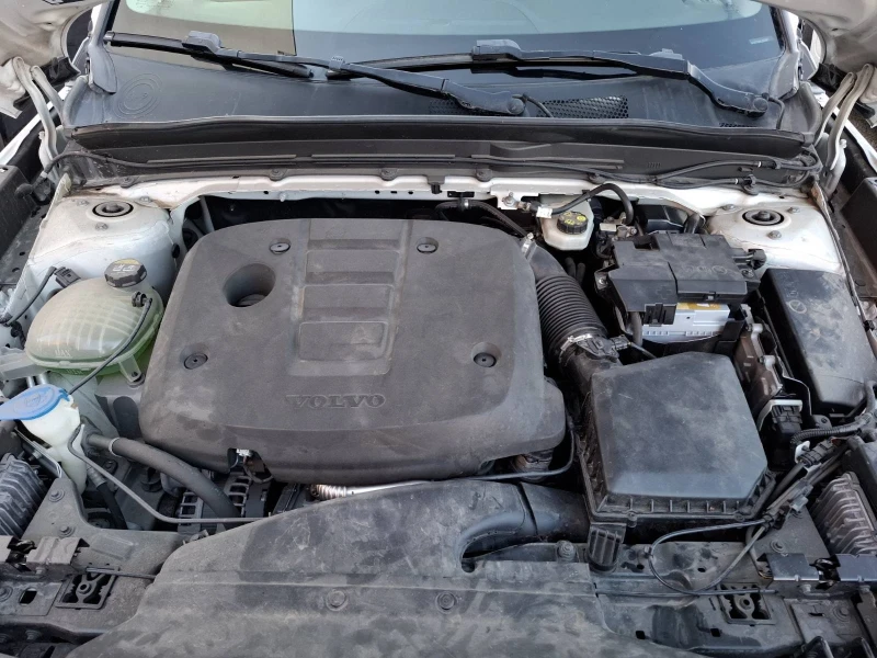 Volvo XC40 2.0 , снимка 15 - Автомобили и джипове - 53190410