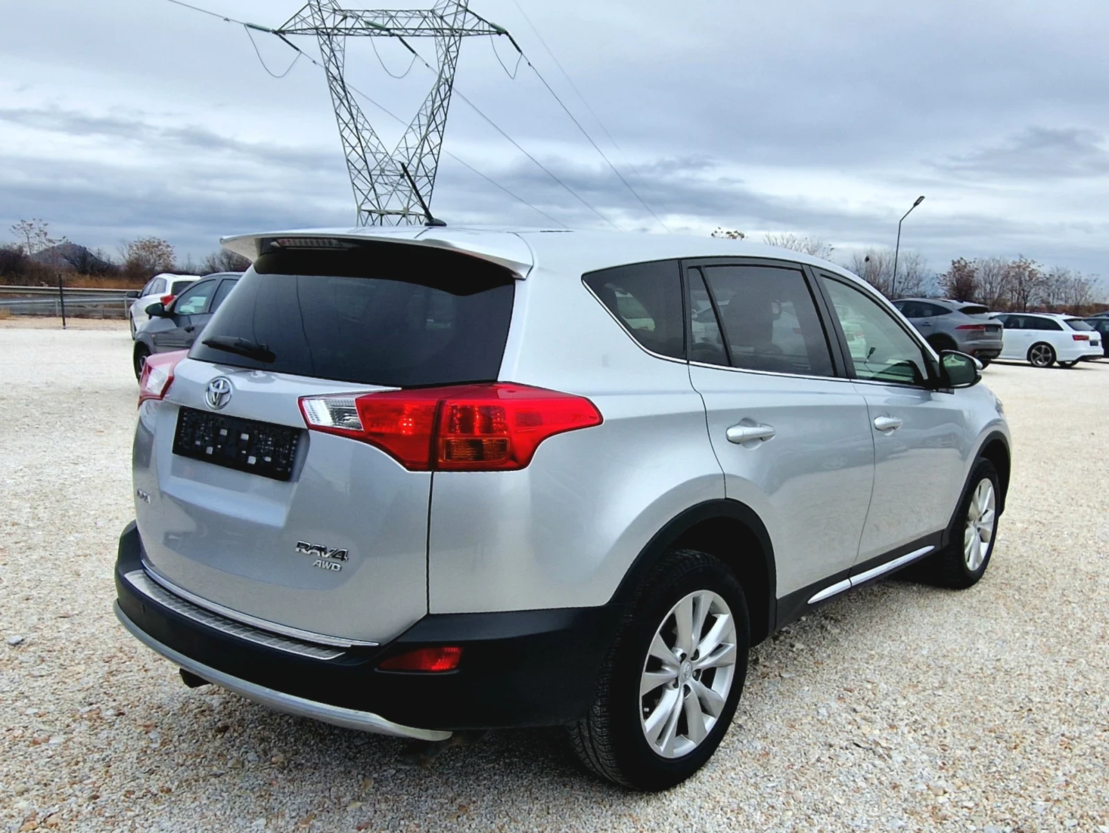 Toyota Rav4 2.2D/KAMERA/AWD/AVTOMAT/SERVIZNA ISTORIA  - изображение 6