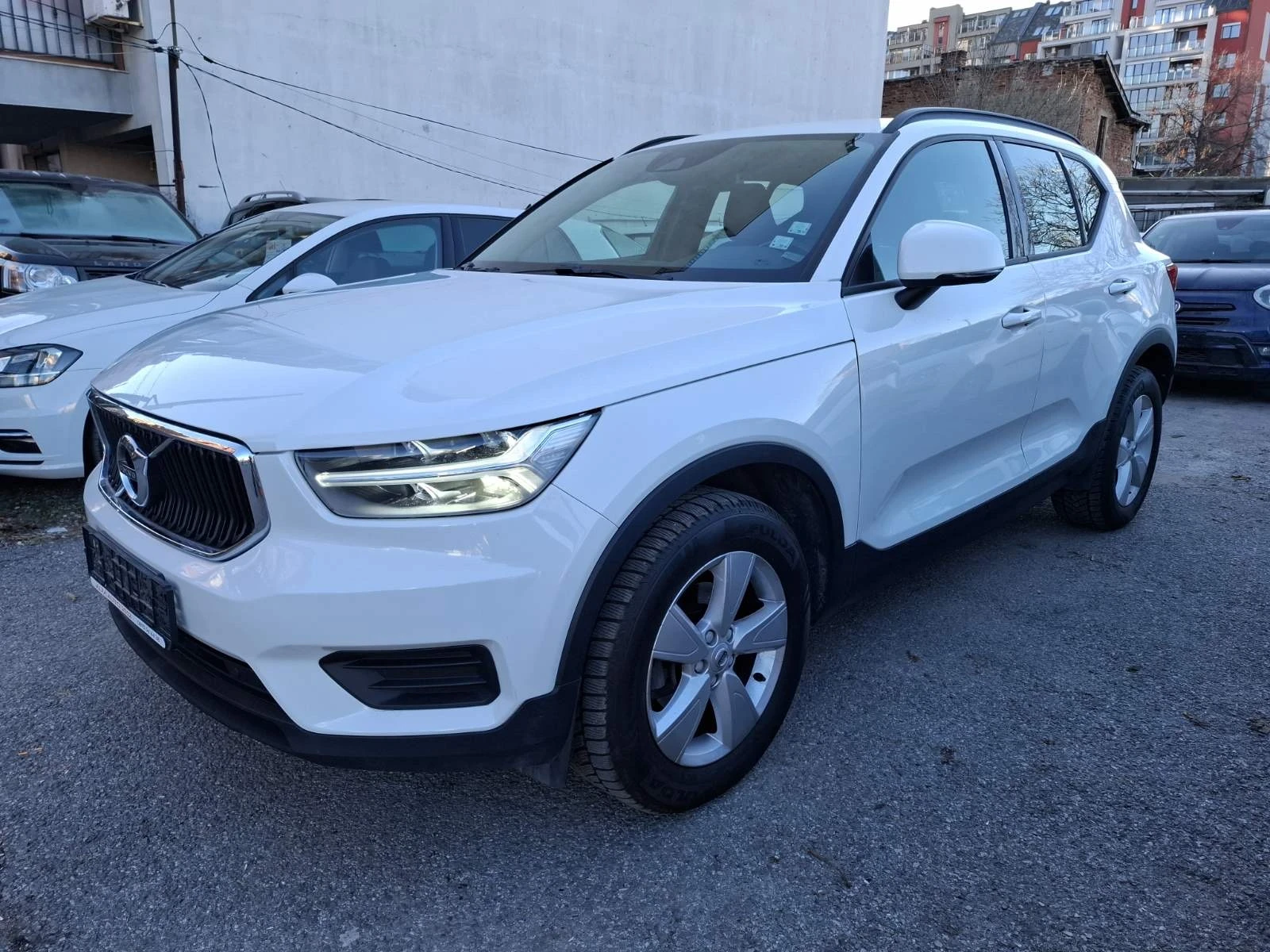 Volvo XC40 2.0  - изображение 2